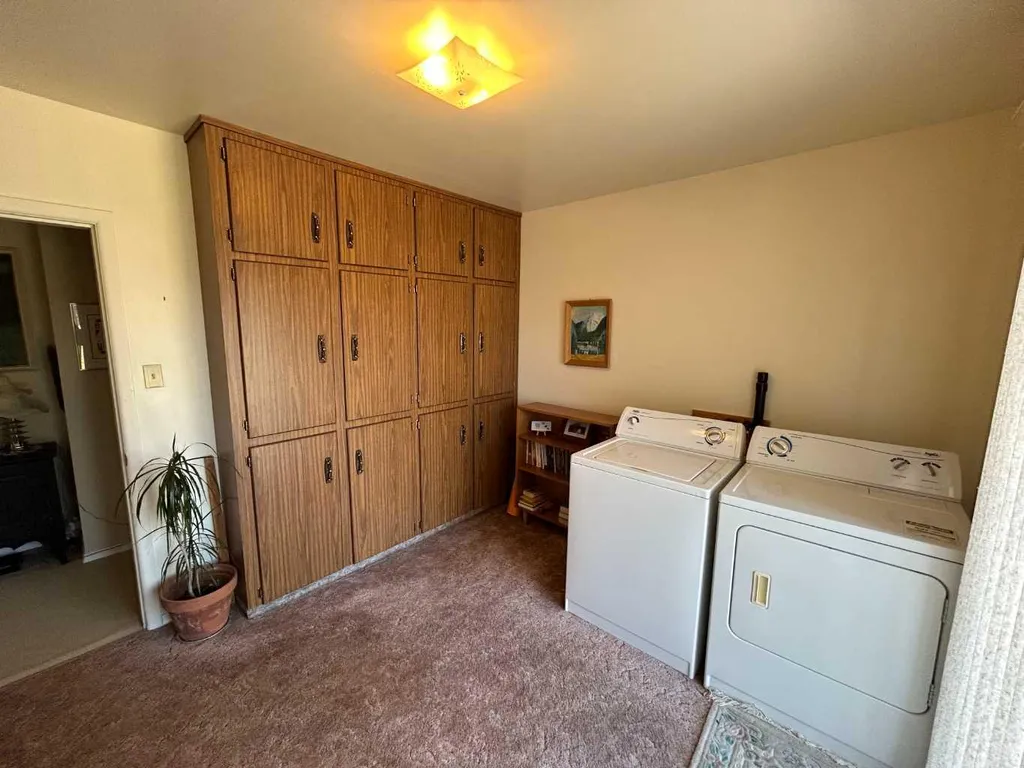 5405 50 Street Castor AB T0C0X0