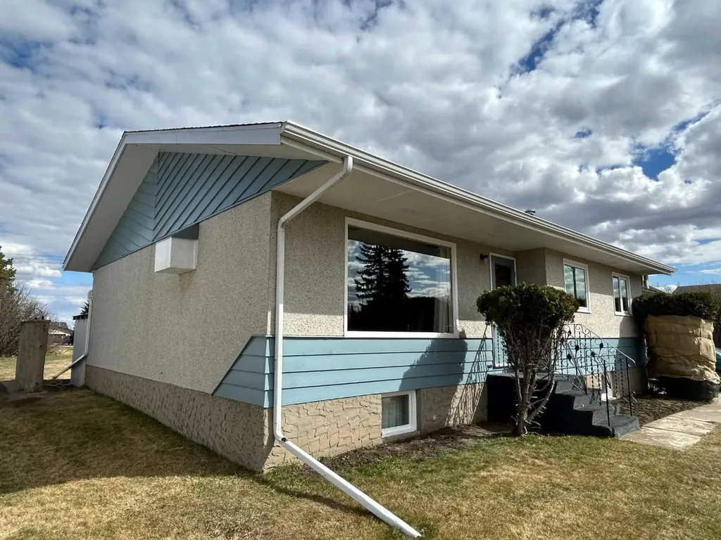 5405 50 Street Castor AB T0C0X0