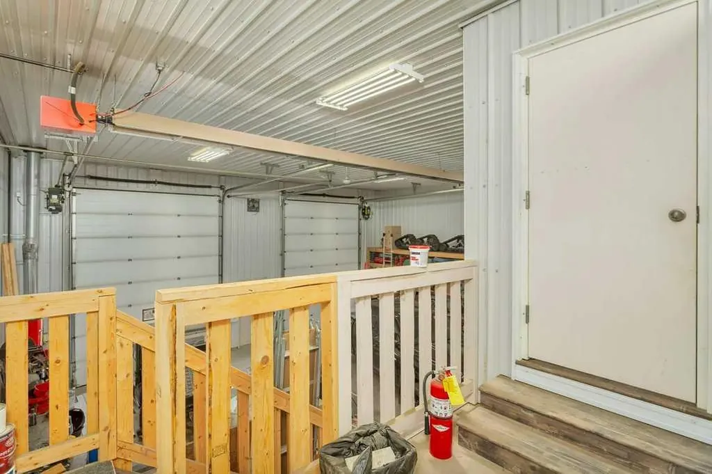 4911 50 Avenue Eckville AB T0M 0X0