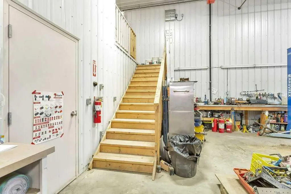 4911 50 Avenue Eckville AB T0M 0X0