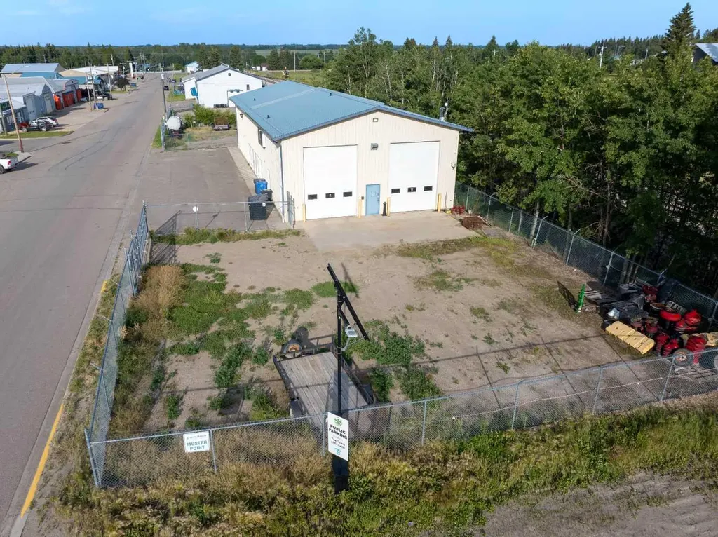 4911 50 Avenue Eckville AB T0M 0X0