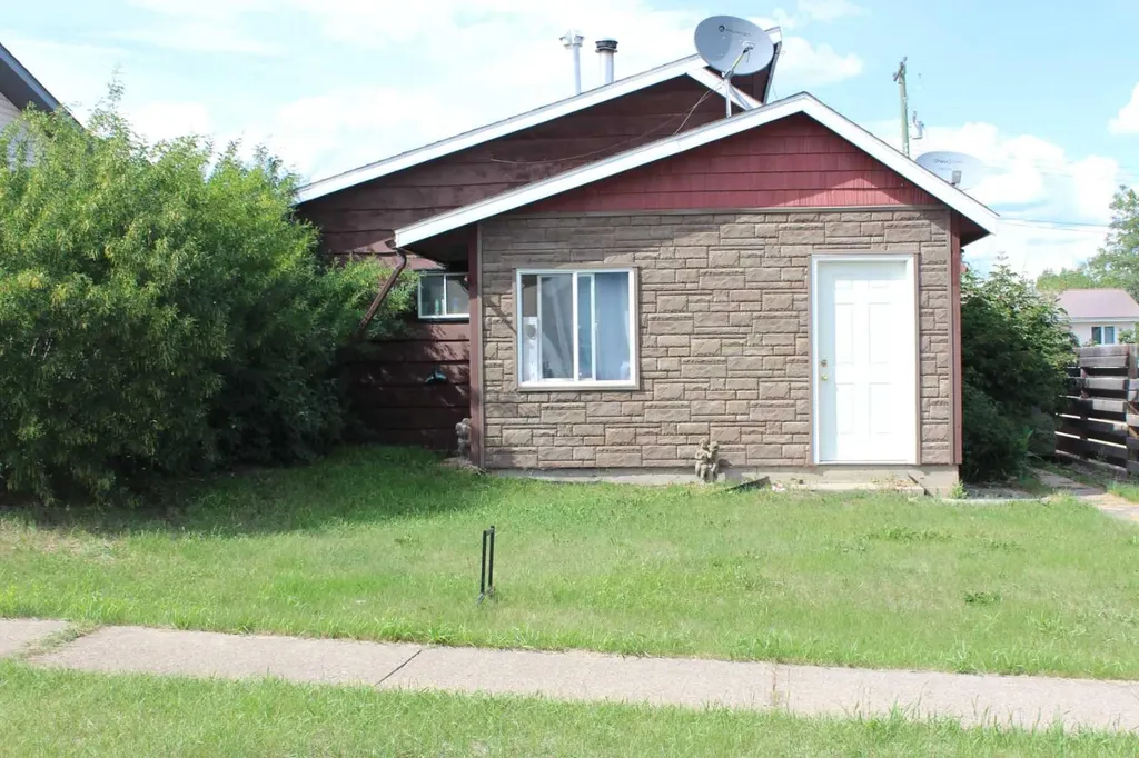 316 5th Avenue SE Manning AB T0H 2M0