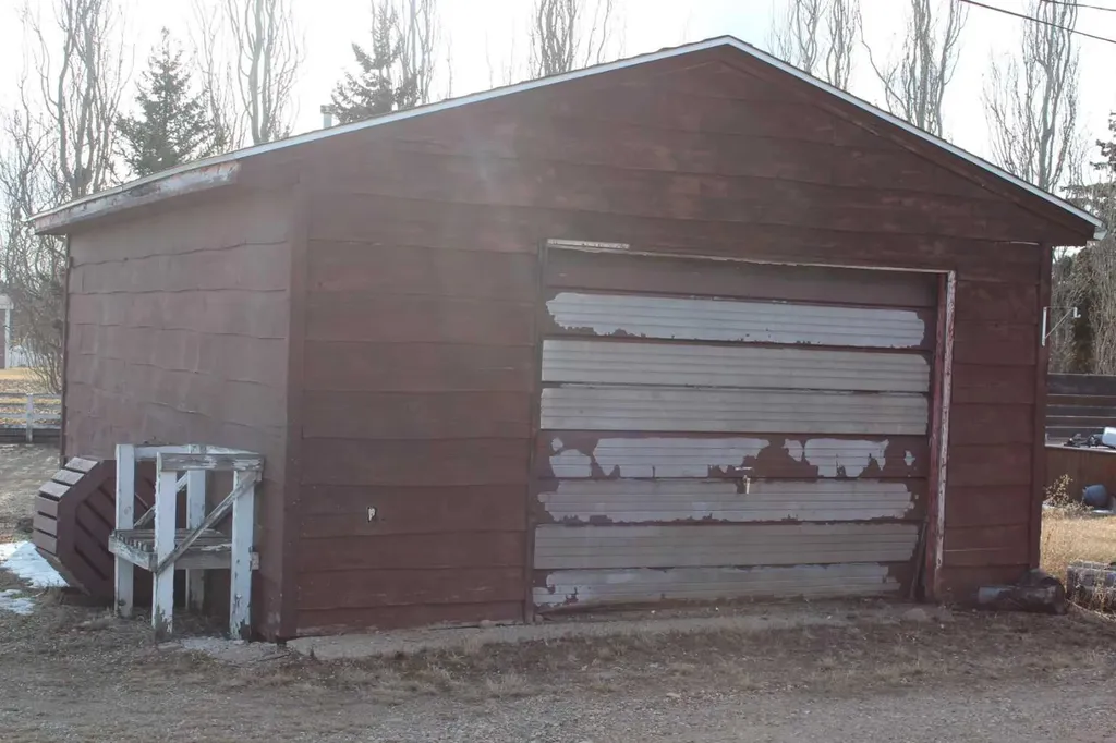 316 5th Avenue SE Manning AB T0H 2M0