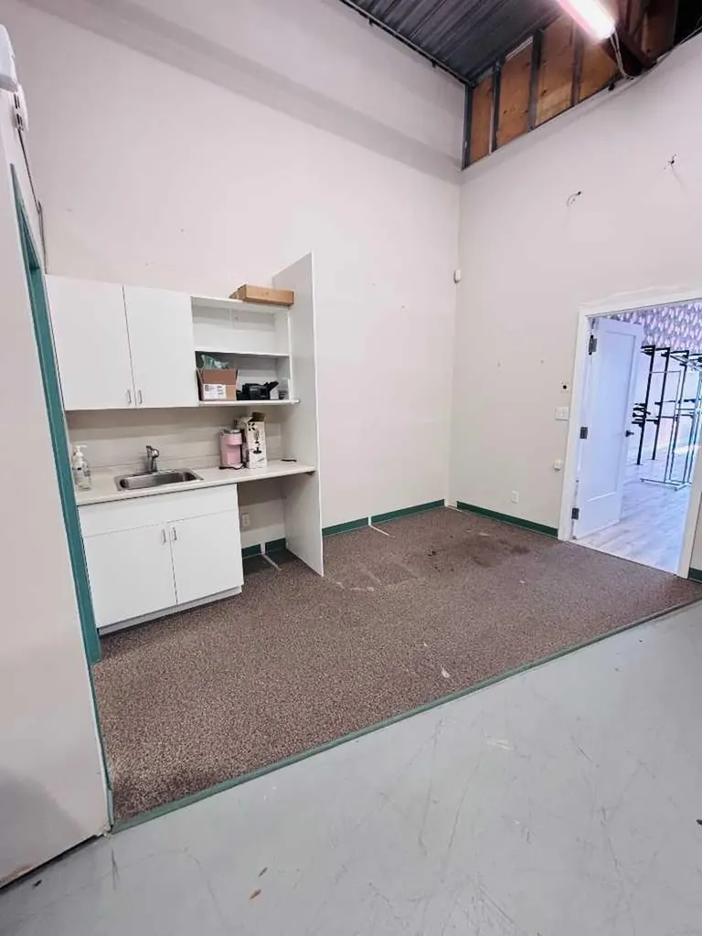1310 Kingsway Avenue SE Medicine Hat AB T1A 2Y4