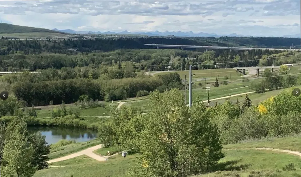328 Silver Crest Drive NW Calgary AB T3B2Y2