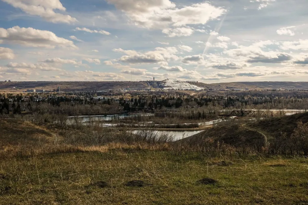 328 Silver Crest Drive NW Calgary AB T3B2Y2