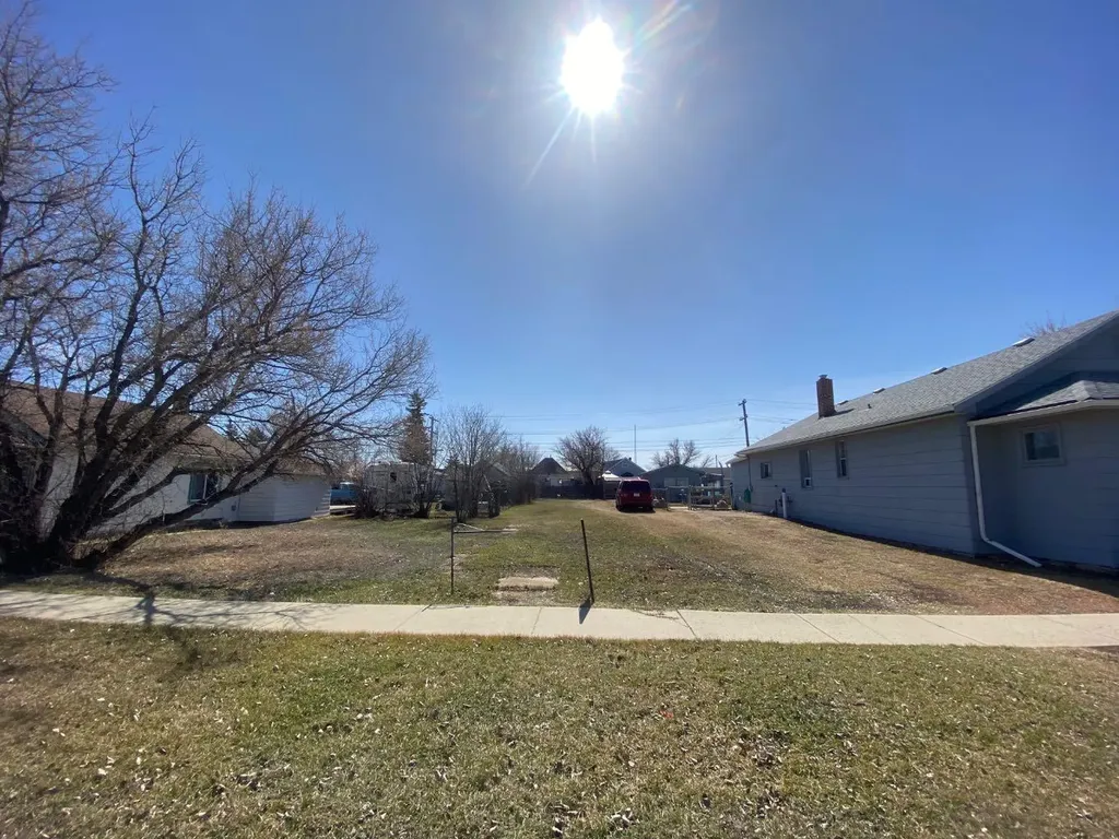 203 2 Avenue E Hanna AB T0J1P0