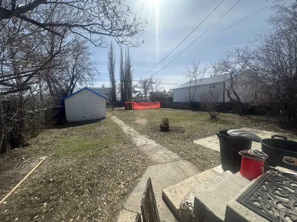 107 4 Avenue E Hanna AB T0J 1P0
