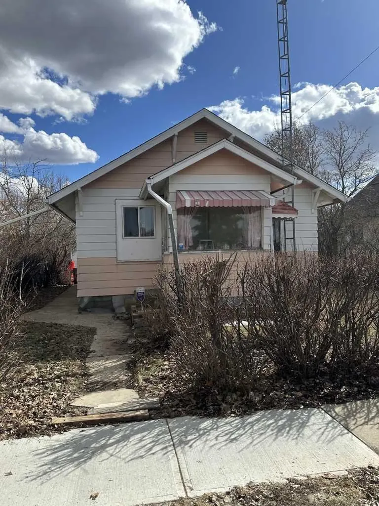 107 4 Avenue E Hanna AB T0J 1P0