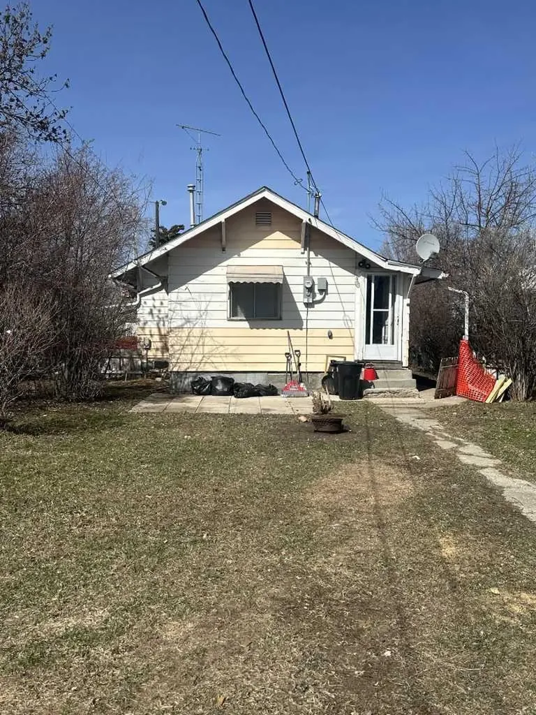 107 4 Avenue E Hanna AB T0J 1P0