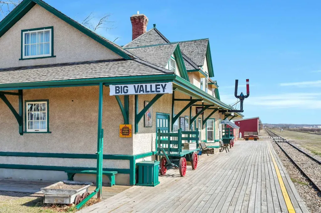 48 Main Street E Big Valley AB T0J 0C9