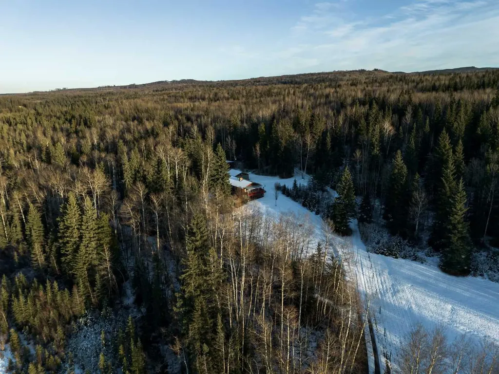 941 Makenny Street Hinton AB T7V 1Y2