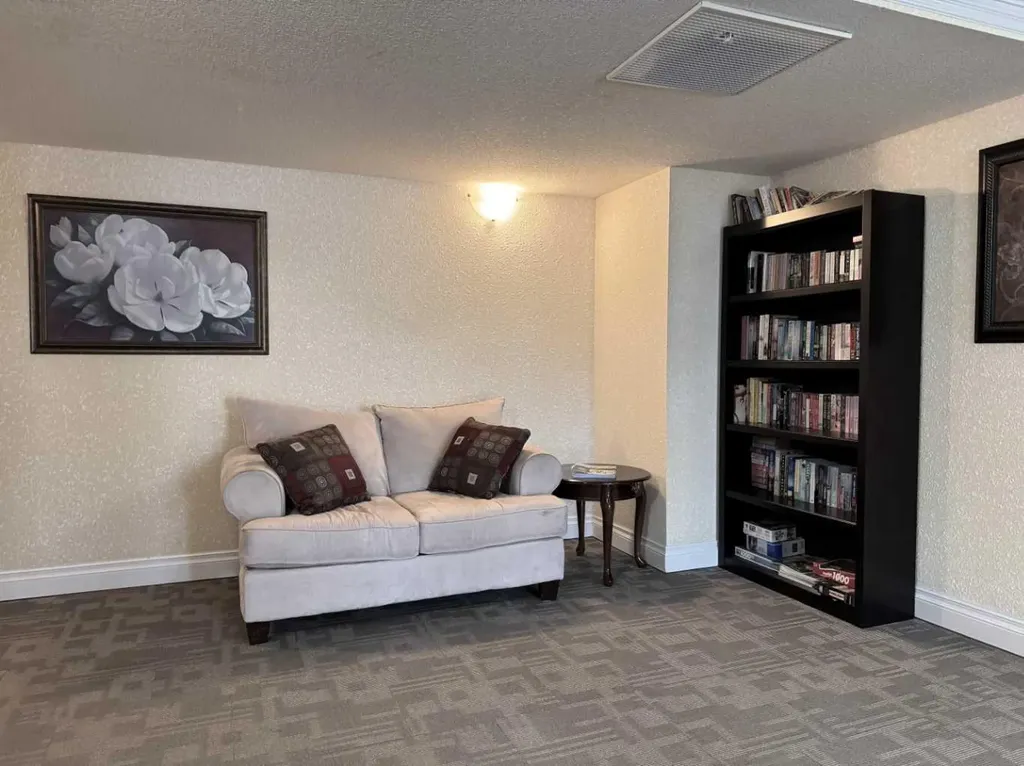 5037 7 Avenue Edson AB T7E0A8