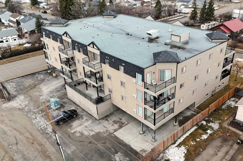 5037 7 Avenue Edson AB T7E0A8