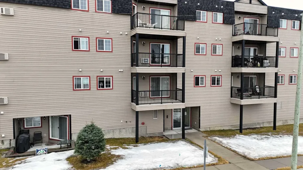 5037 7 Avenue Edson AB T7E0A8