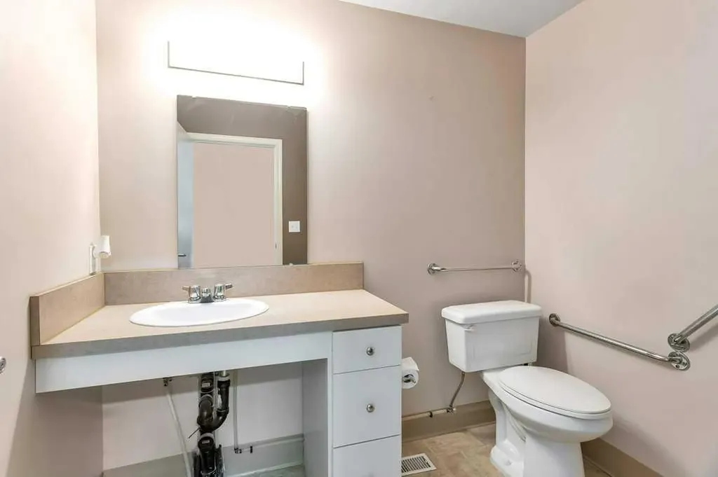4907 50 Avenue Eckville AB T0M 0X0
