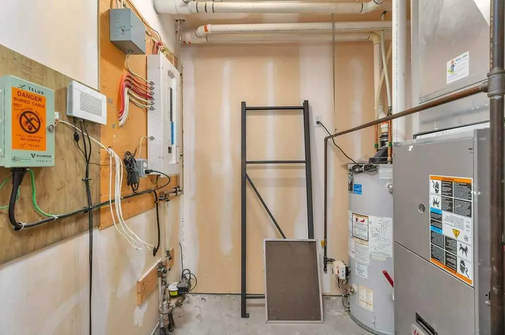 4907 50 Avenue Eckville AB T0M 0X0