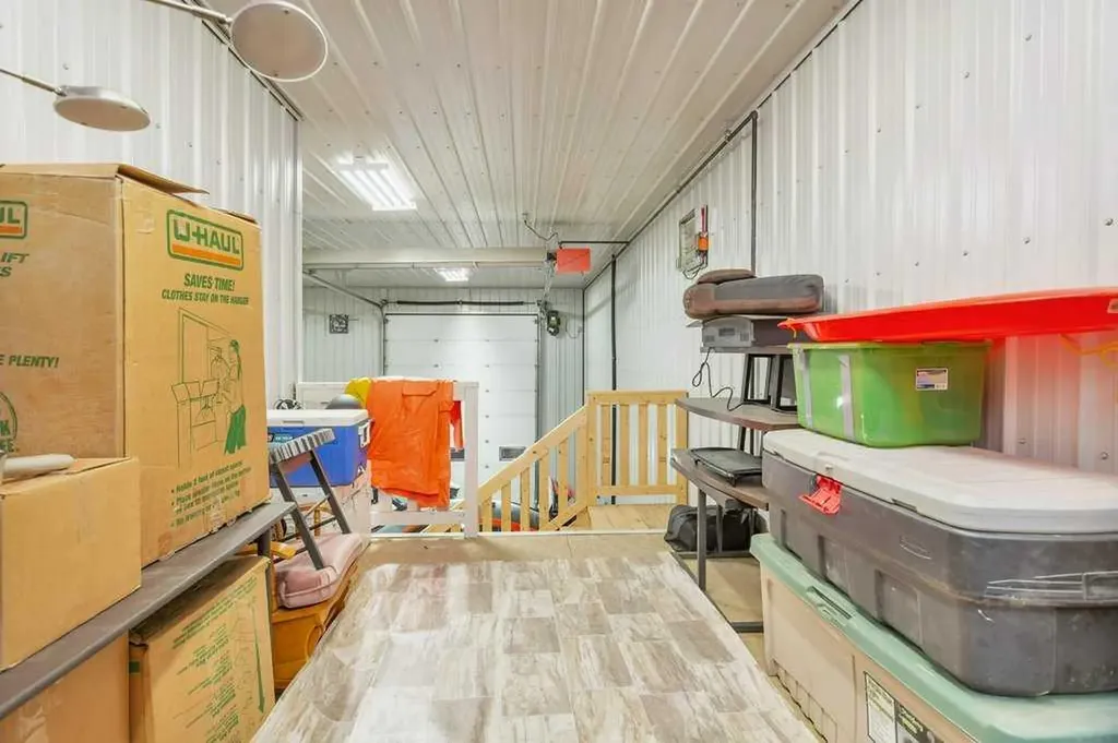 4907 50 Avenue Eckville AB T0M 0X0