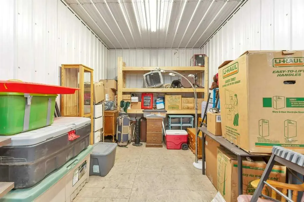 4907 50 Avenue Eckville AB T0M 0X0