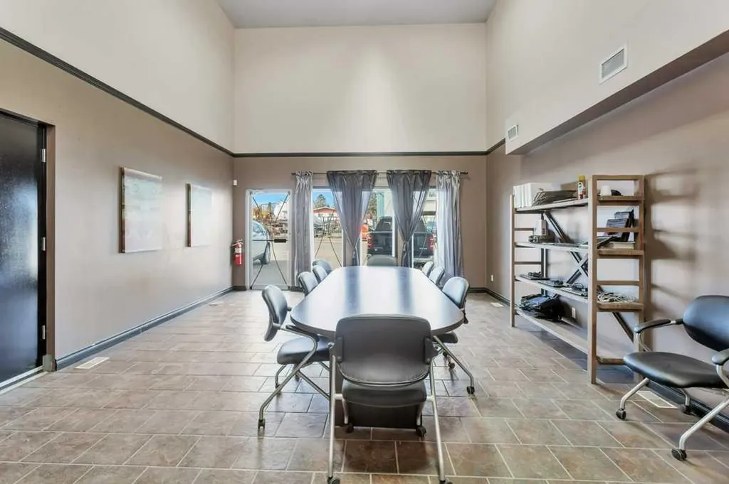 4907 50 Avenue Eckville AB T0M 0X0