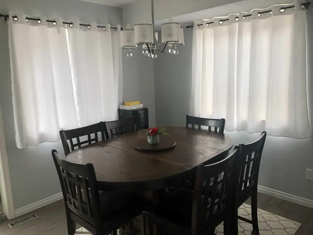 105 Parker Place Hinton AB T7V 2E5