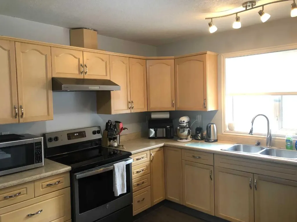 105 Parker Place Hinton AB T7V 2E5