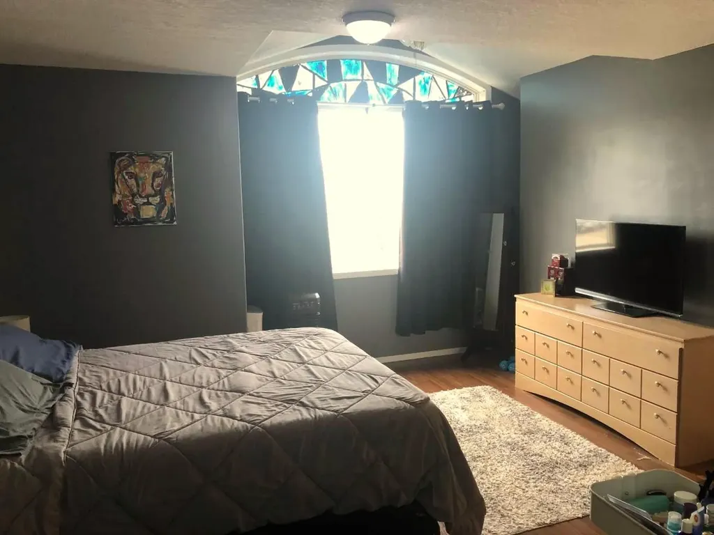105 Parker Place Hinton AB T7V 2E5