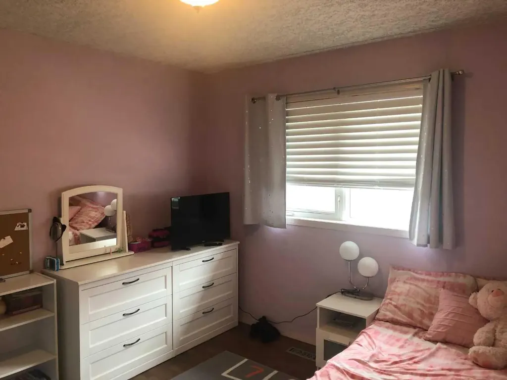 105 Parker Place Hinton AB T7V 2E5