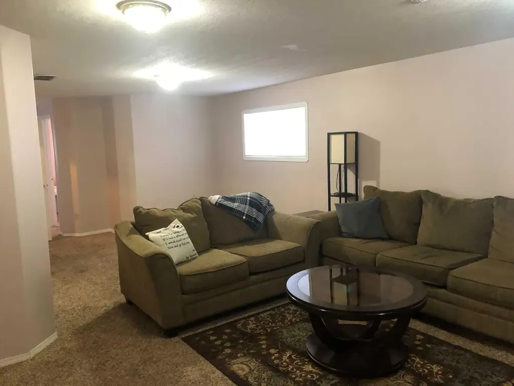 105 Parker Place Hinton AB T7V 2E5