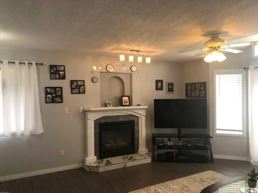 105 Parker Place Hinton AB T7V 2E5