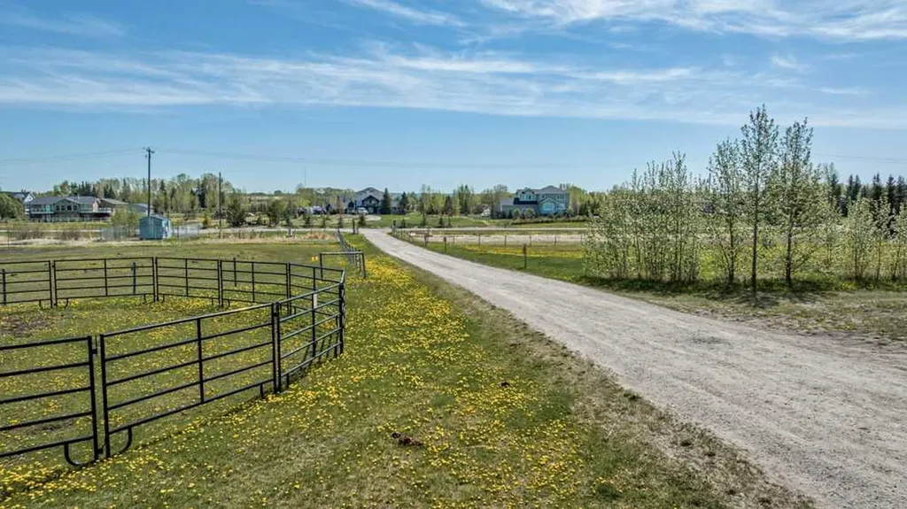 243201 Range Road 33 Rural Rocky View County AB T3Z 2E6