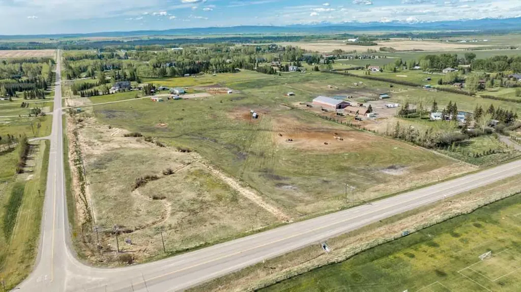 243201 Range Road 33 Rural Rocky View County AB T3Z 2E6