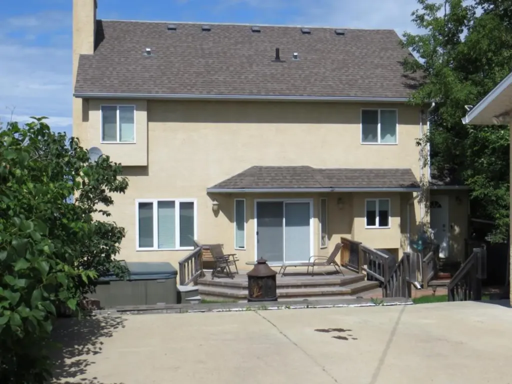 10407 Churchill Drive Lac La Biche AB T0A 2C0