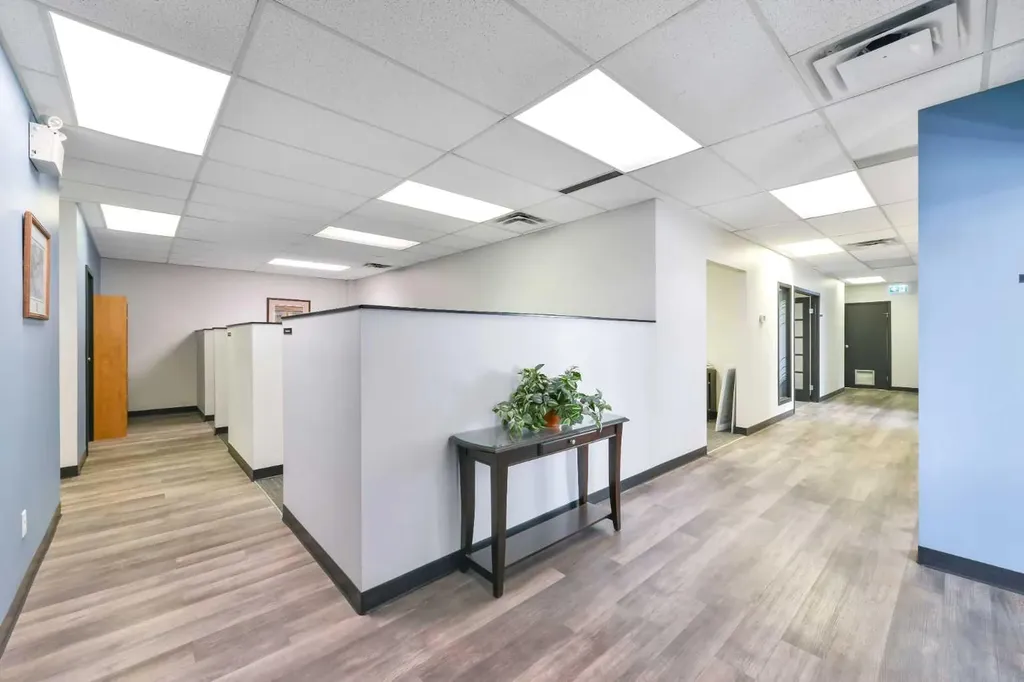 4702 49 Avenue Red Deer AB T4N 3W2