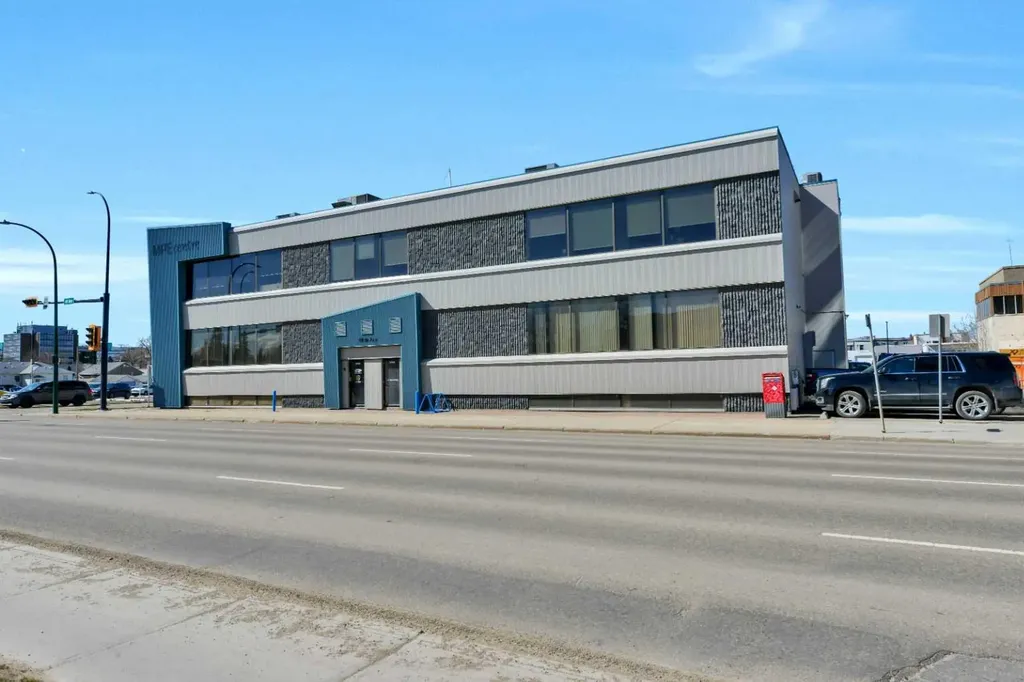 4702 49 Avenue Red Deer AB T4N 3W2