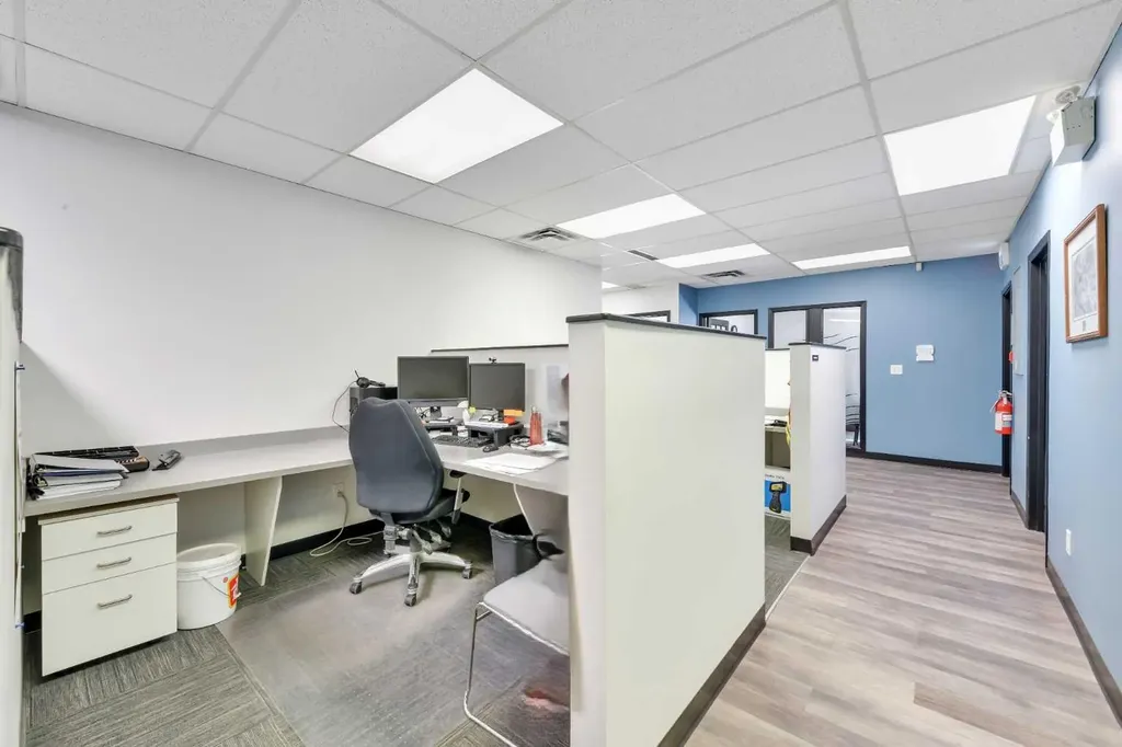 4702 49 Avenue Red Deer AB T4N 3W2