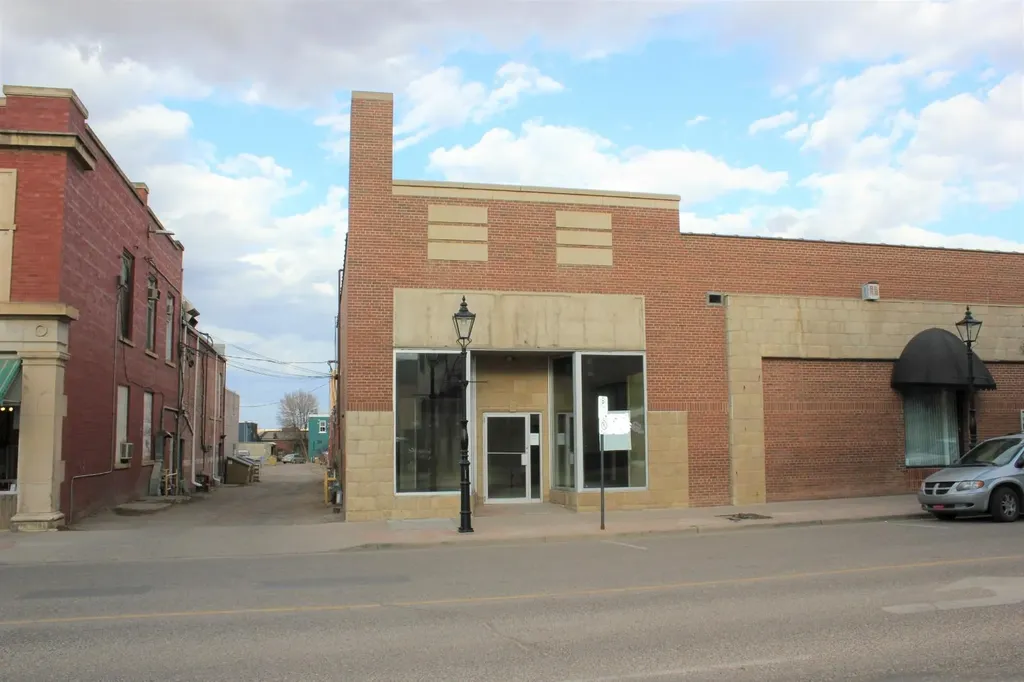602 3 Street SE Medicine Hat AB T1A 0H5