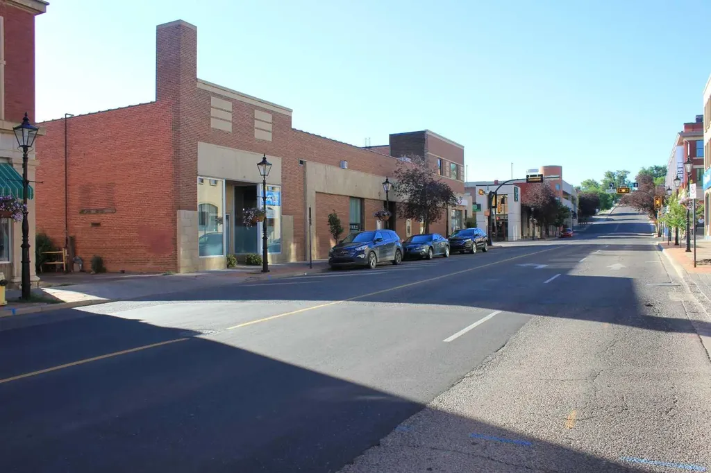602 3 Street SE Medicine Hat AB T1A 0H5