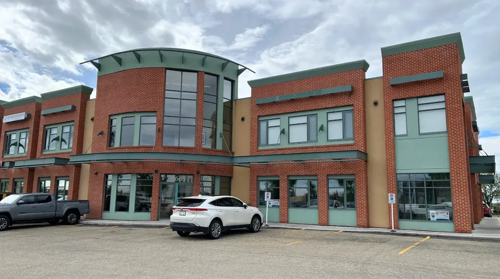 10605 West Side Drive Grande Prairie AB T8V 8E6