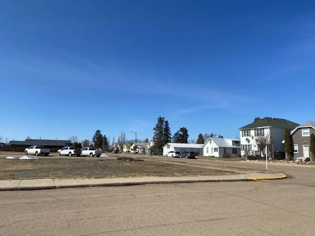 305-307 1 Street W Hanna AB T0J1P0