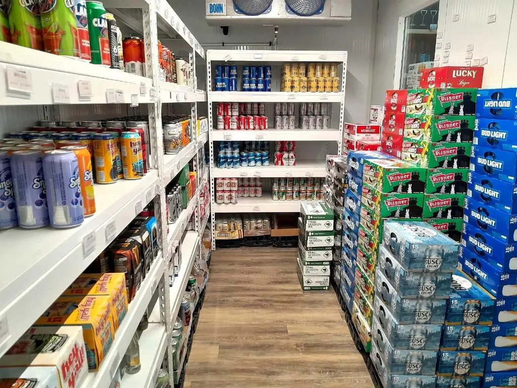 123 Shell Gas & Liquor Street Rocky Mountain House AB T4T0A5