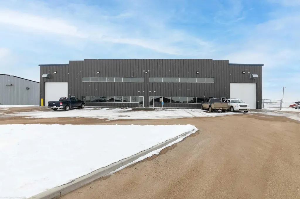 Lloydminster AB, 6609 63 Street Close