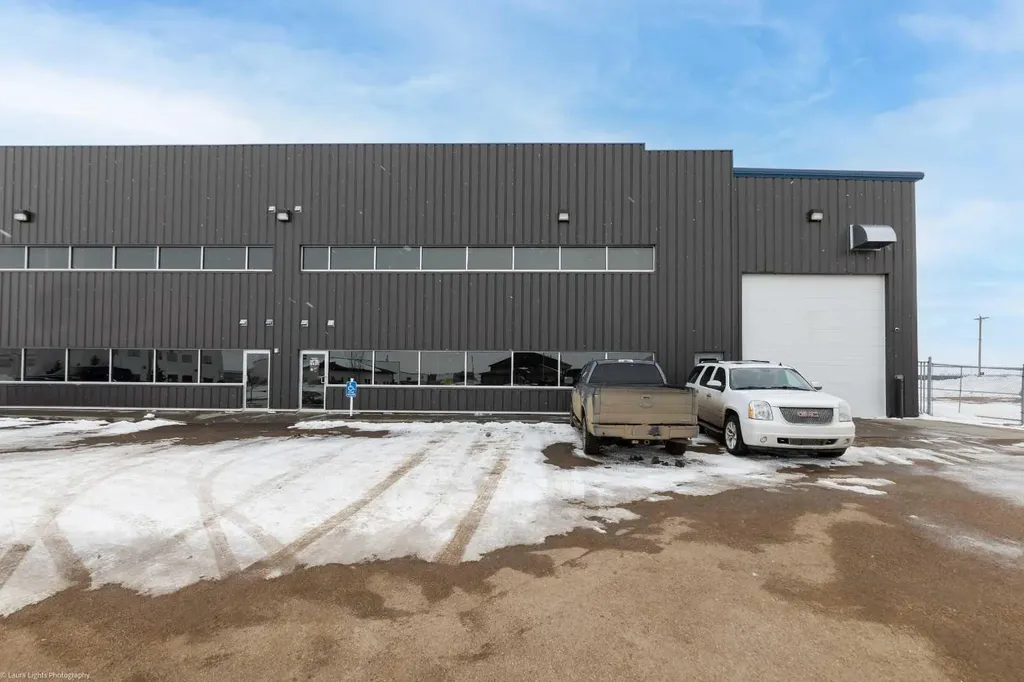 6609 63 Street Close Lloydminster AB T9V 3T6