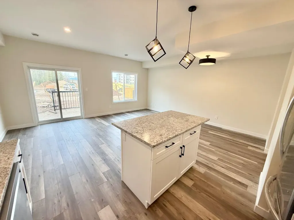 326B Boutin Avenue Hinton AB T7V0B4