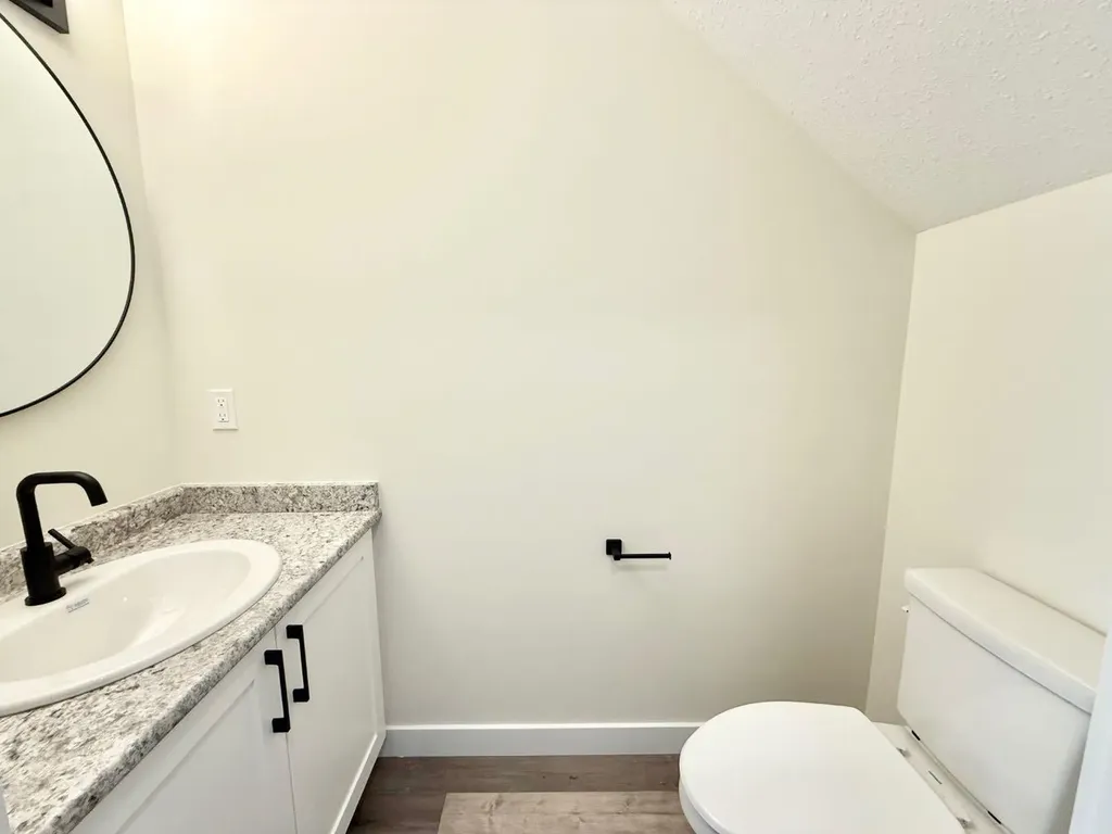 326B Boutin Avenue Hinton AB T7V0B4