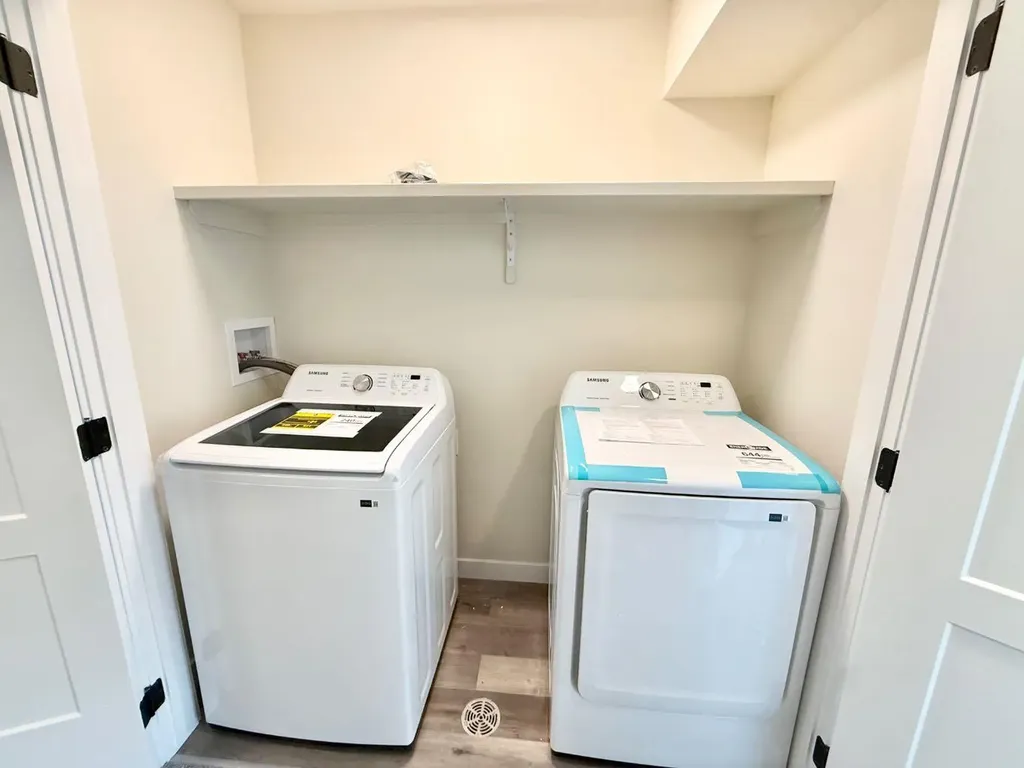 326B Boutin Avenue Hinton AB T7V0B4
