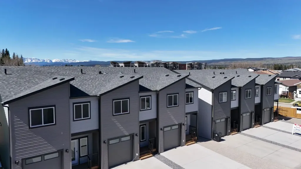 326B Boutin Avenue Hinton AB T7V0B4