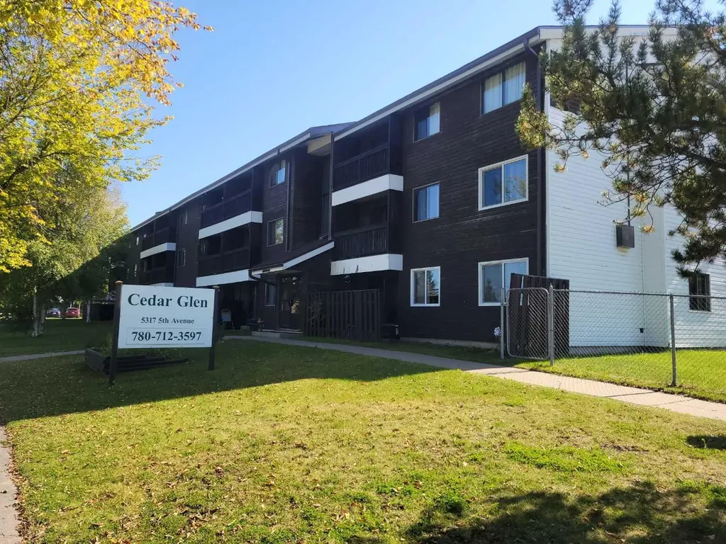 5317 5 Avenue Edson AB T7E 1P7