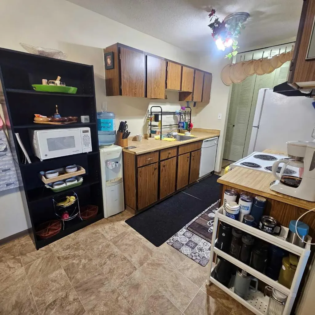 5317 5 Avenue Edson AB T7E 1P7