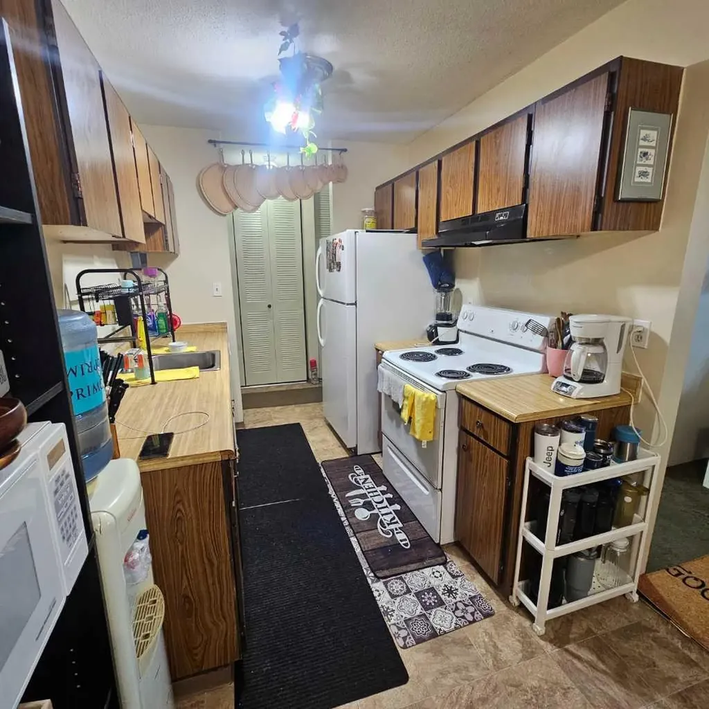5317 5 Avenue Edson AB T7E 1P7